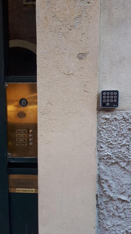 Sottoriva 12 City Center Large Apartment Verona Luaran gambar